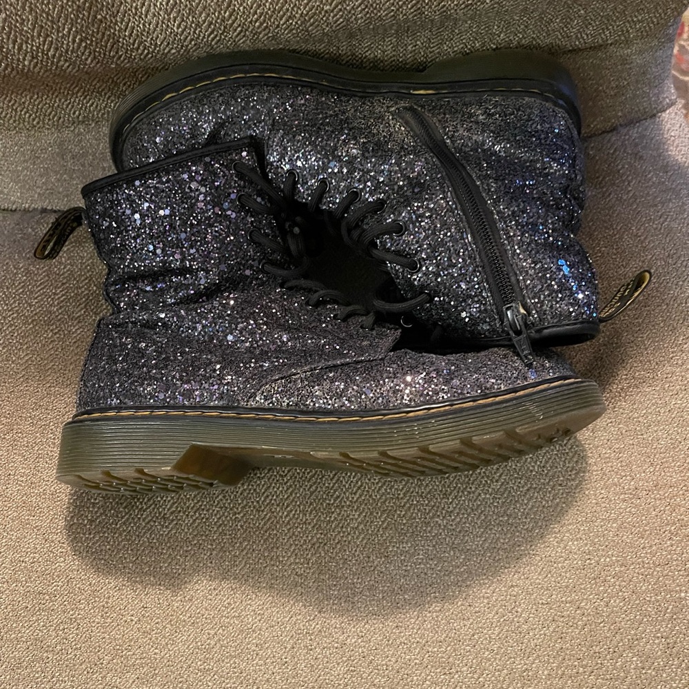 Dr. Marten’s-glitter boots-size 8